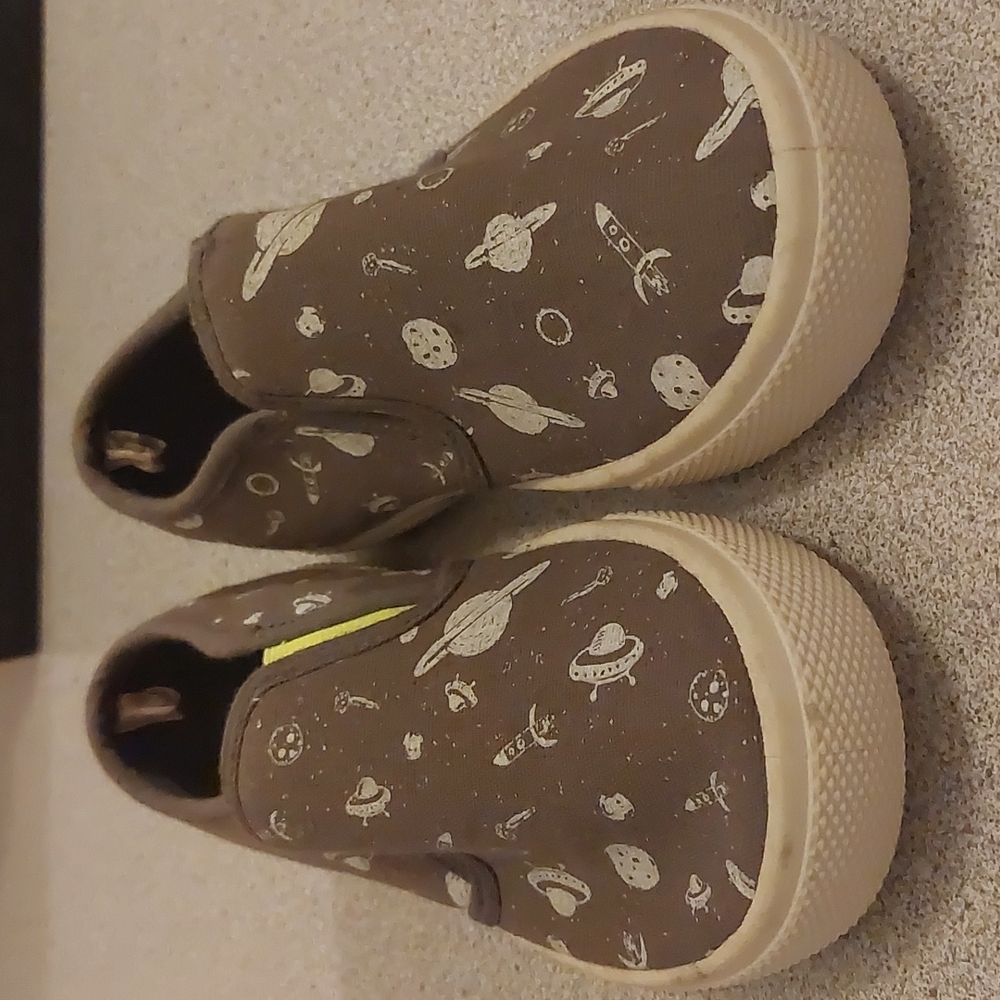 Boys shoes